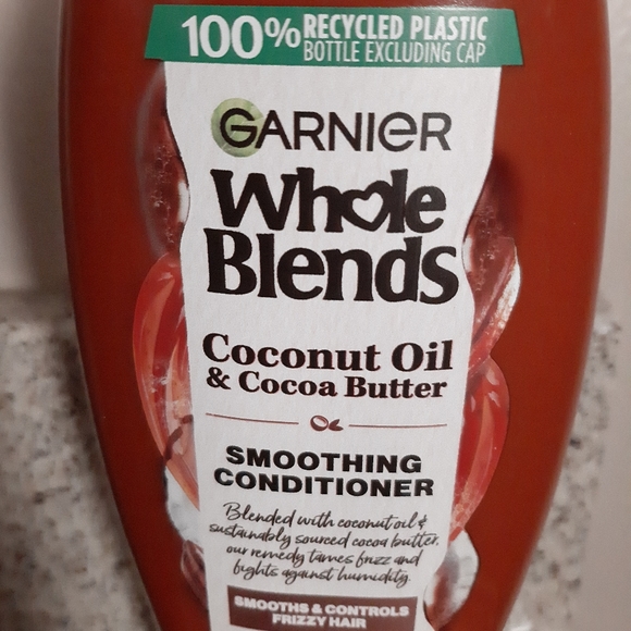 Garnier Whole Blends Coconut Oil & Coconut Butter Haircare Bundle - Picture 8 of 13